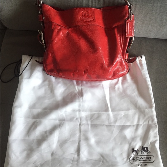 Authentic Coach bag- patent leather - Picture 5 of 9